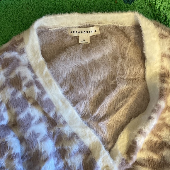 Super fluffy barely worn purple cropped cardigan - Picture 3 of 5